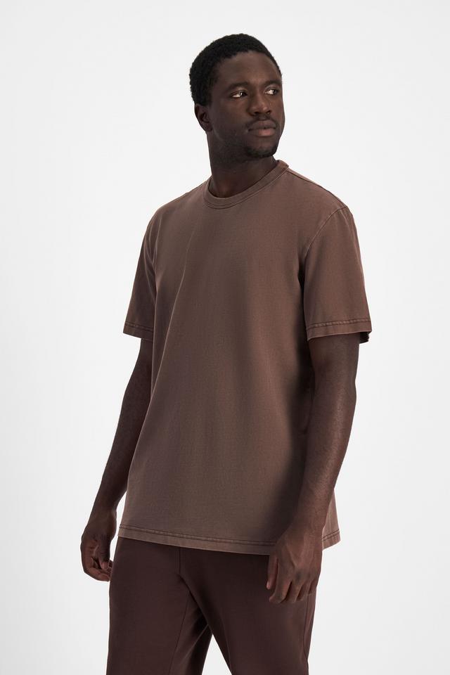 Emmanuel (He/Him) wears size M and is 183cm tall with 97cm chest and 81cm waist