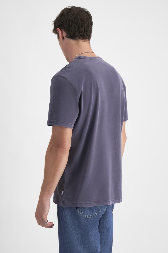 JOSH (He/Him) wears size M and is 185.48cm tall with 99cm chest and 81cm waist