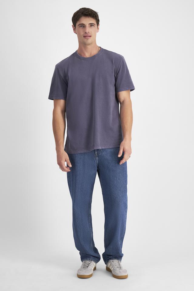 JOSH (He/Him) wears size M and is 185.48cm tall with 99cm chest and 81cm waist