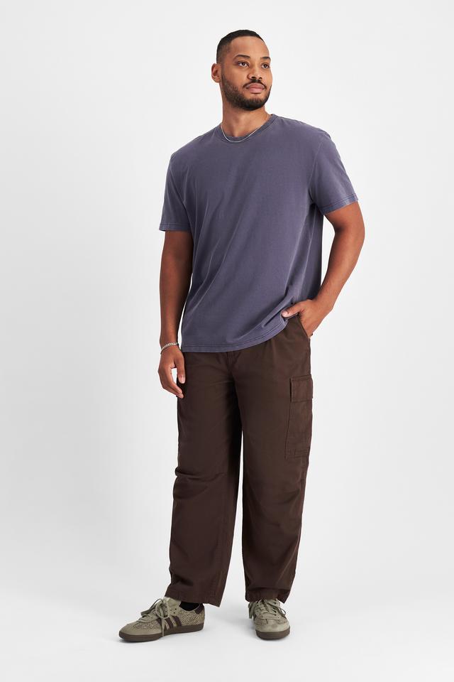 Jason (He/Him) wears size XL and is 194cm tall with 93cm chest and 113cm waist