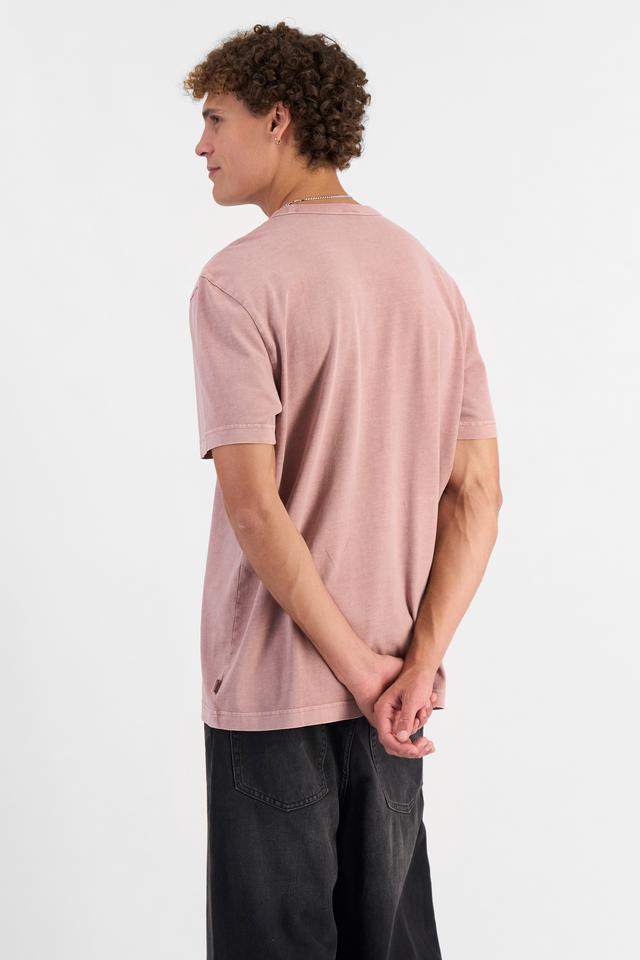 Kya (He/Him) wears size M and is 189cm tall with 99cm chest and 81cm waist