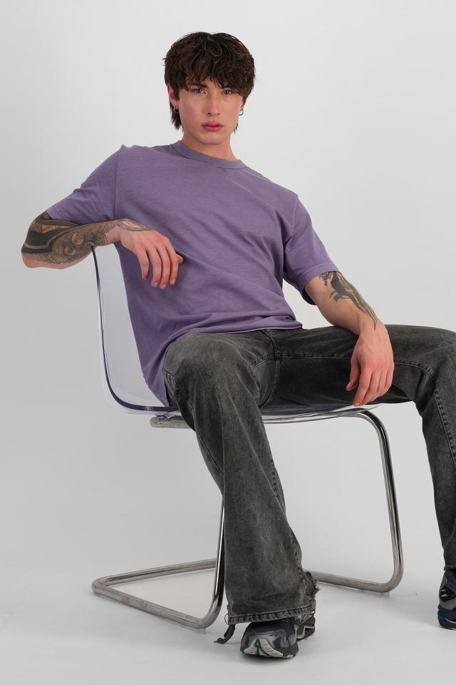Jai (He/Him) wears size M and is 185cm tall with 92cm chest and 71cm waist