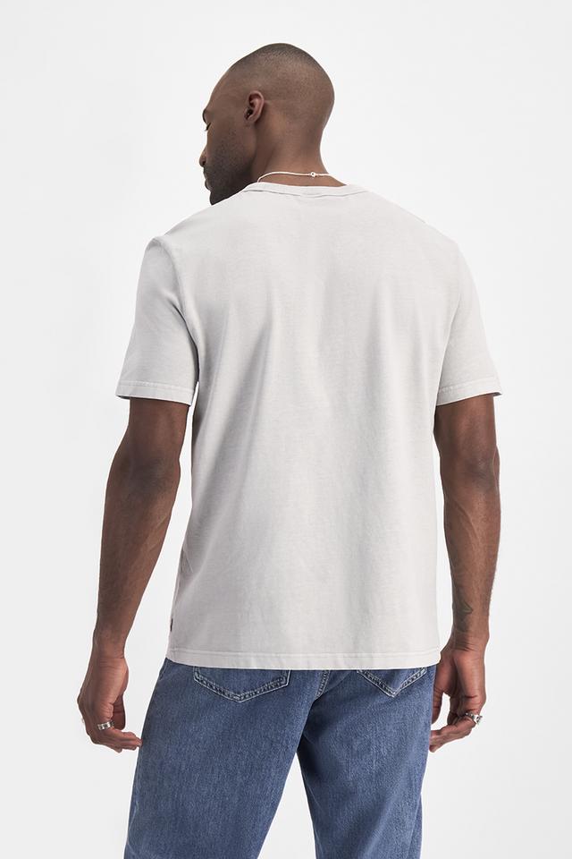 Paoulo (He/Him) wears size Medium and is 188cm tall with 98cm chest and 79cm waist