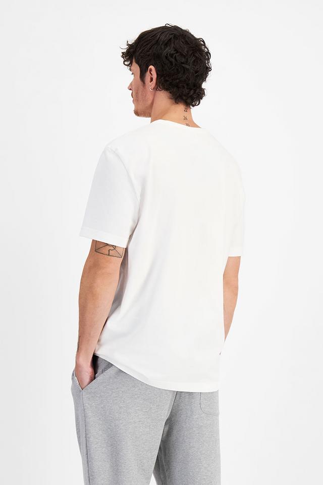 Luke (He/Him) wears size Medium and is 184cm tall