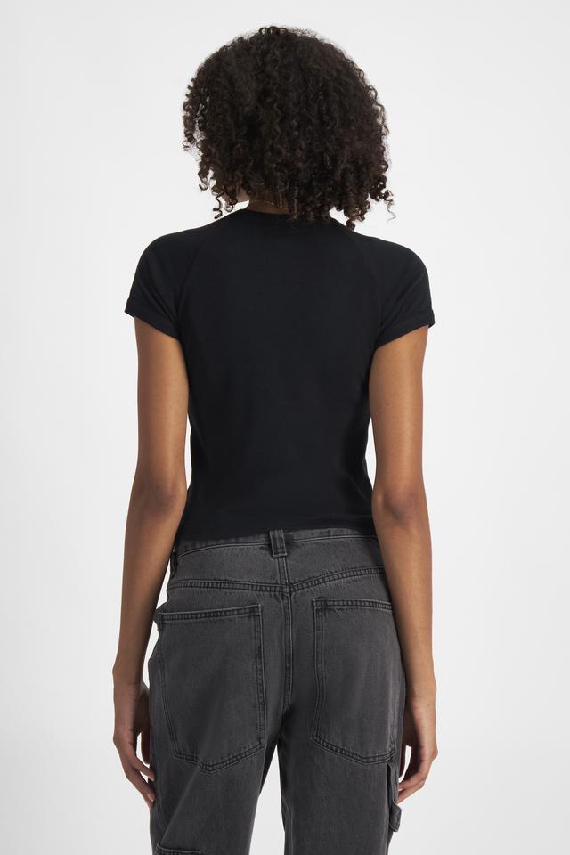Norway (She/Her) wears size S and is 178cm tall with 82cm chest and 69cm waist