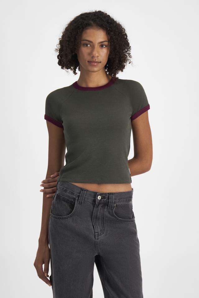 Norway (She/Her) wears size S and is 178cm tall with 82cm chest and 69cm waist