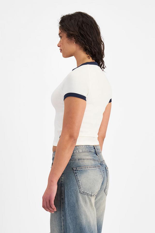 Laila (She/Her) wears size Small and is 180cm tall with 91cm chest and 74cm waist