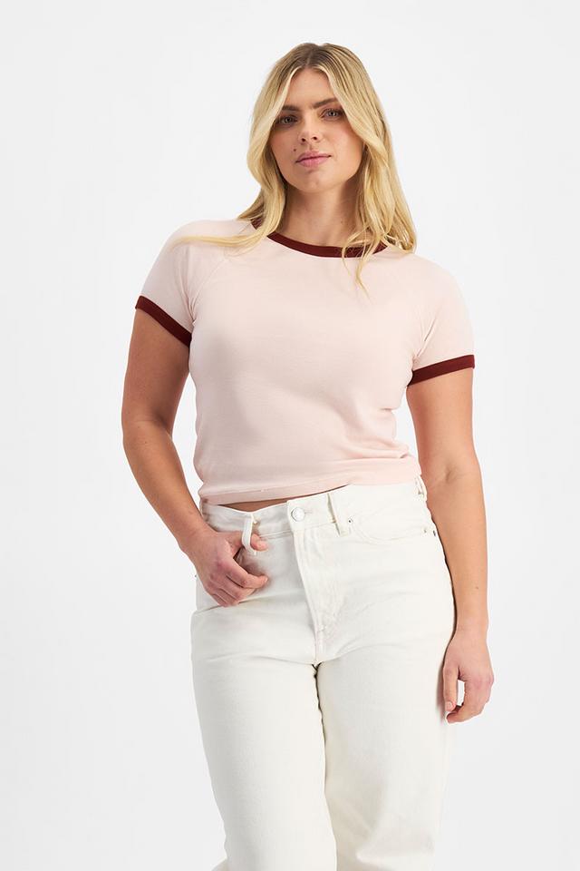 Zoe (She/Her) wears size Large and is 170cm tall with 98cm chest and 85cm waist