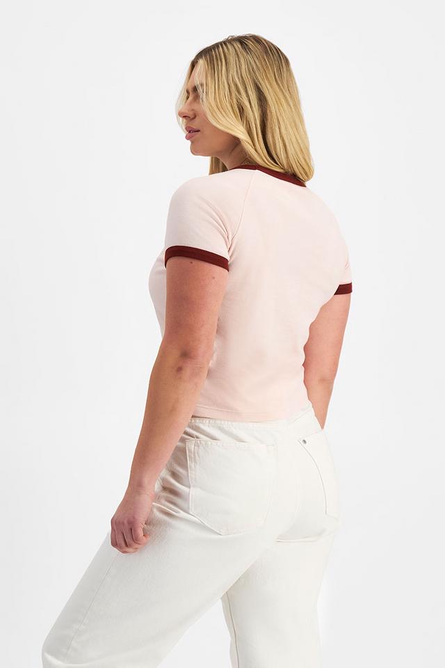 Zoe (She/Her) wears size Large and is 170cm tall with 98cm chest and 85cm waist