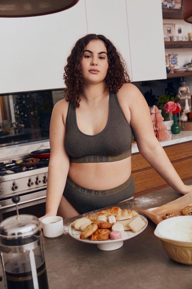 Retro Rib™ Seamless Deep V Crop