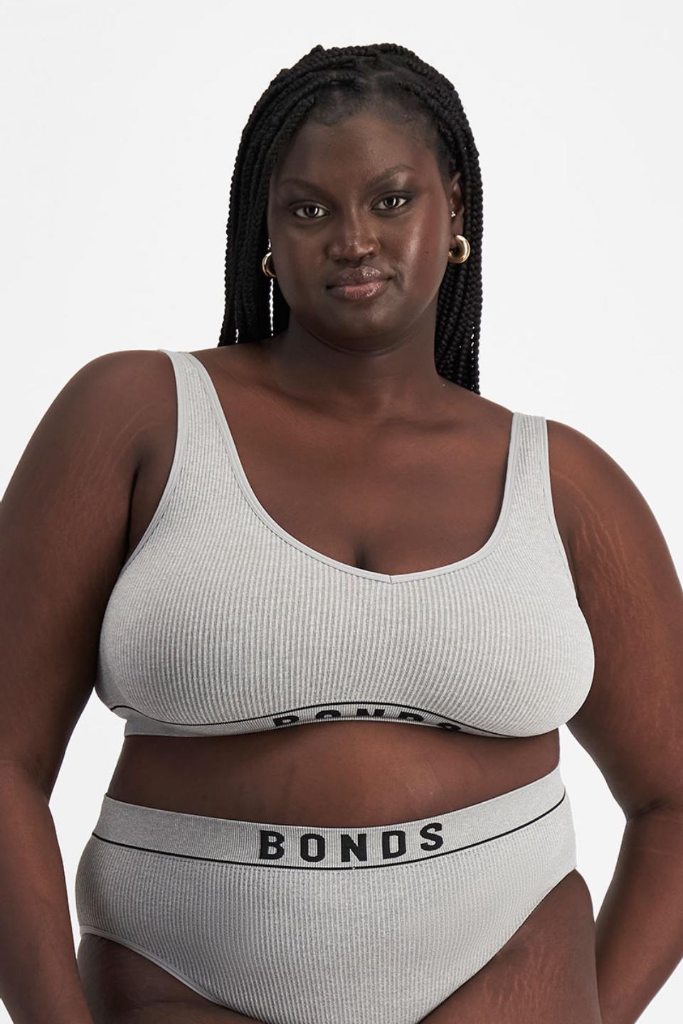 Nyapal (She/Her) wears size 20 and is 182cm tall with 121cm chest and 111cm waist