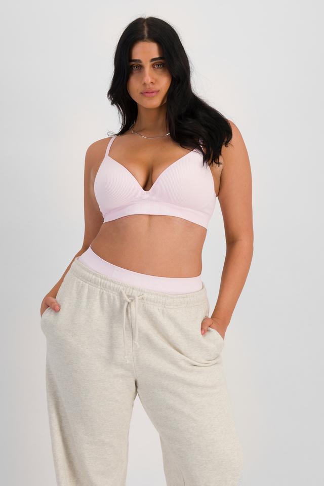 Grace (She/Her) wears size 14 and is 170cm tall with 97.8cm chest and 82.6cm waist
