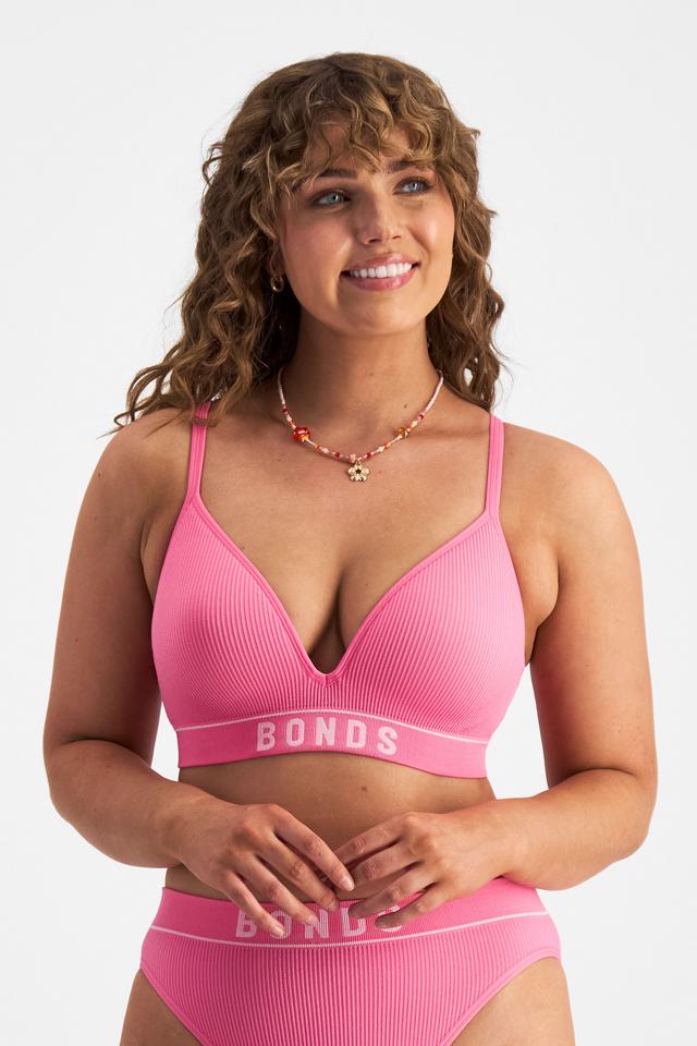 Ella (She/Her) wears size L and is 171cm tall with 93cm chest and 76cm waist