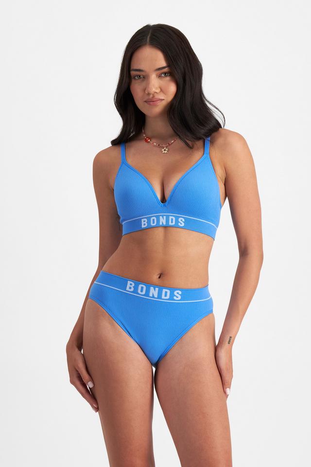 Portia (She/Her) wears size S and is 171cm tall with 80cm chest and 64cm waist