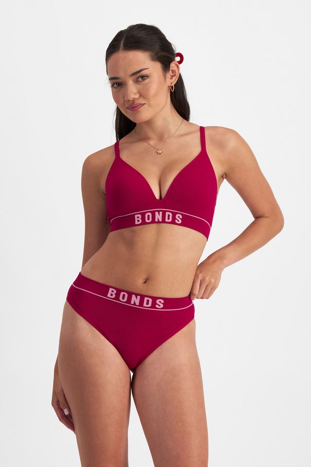 Portia (She/Her) wears size S and is 171cm tall with 80cm chest and 64cm waist