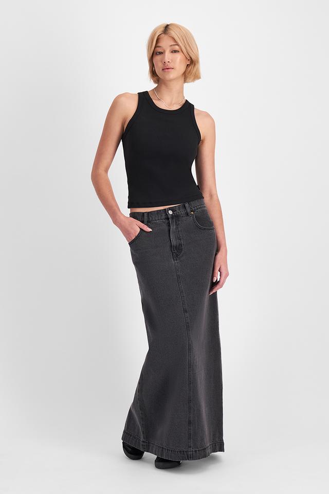 Rhiannan (She/Her) wears size 10 and is 175cm tall with cm chest and cm waist