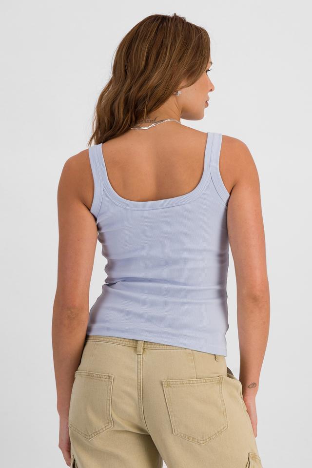 Melissa (She/Her) wears size S and is 169cm tall with 86cm chest and 66cm waist