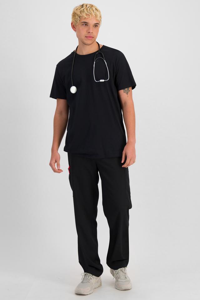 TOBIAS (He/Him) wears size M and is 187cm tall with 93cm chest and 78cm waist