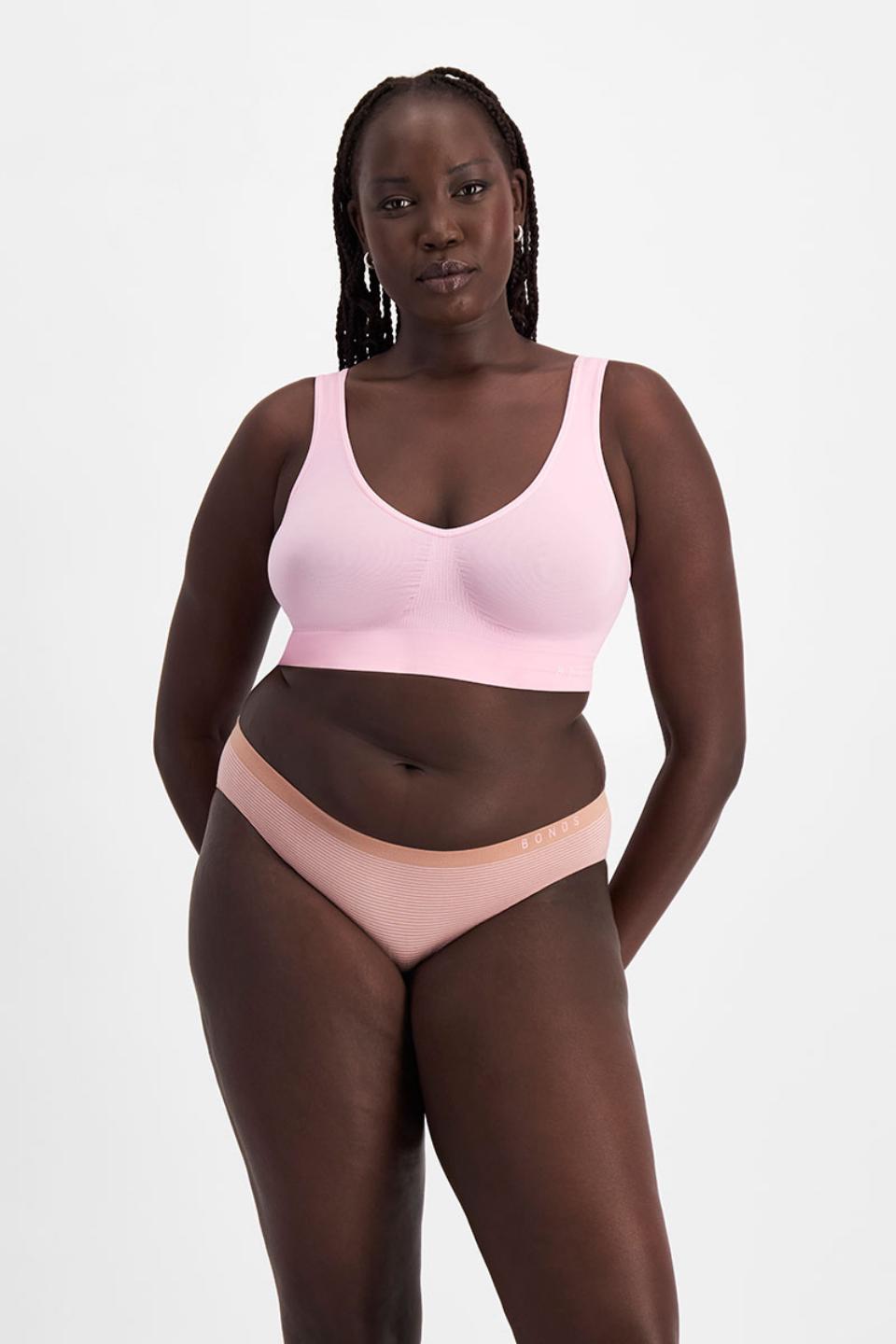 Victoria (She/Her) wears size 14 and is 178cm tall with 96cm chest and 78cm waist
