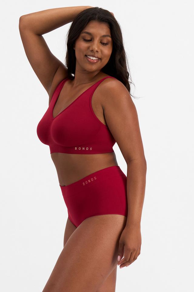 Camryn (She/Her) wears size 10 and is 106cm tall with 95cm chest and 74cm waist