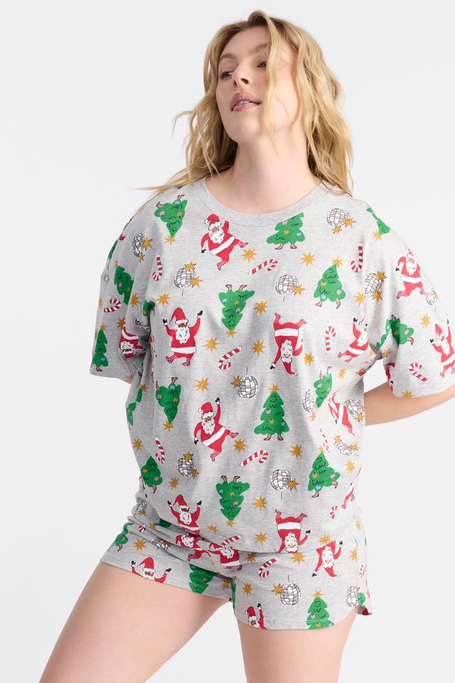 Georgia (She/Her) wears size L and is 172cm tall with 101cm chest and 86cm waist