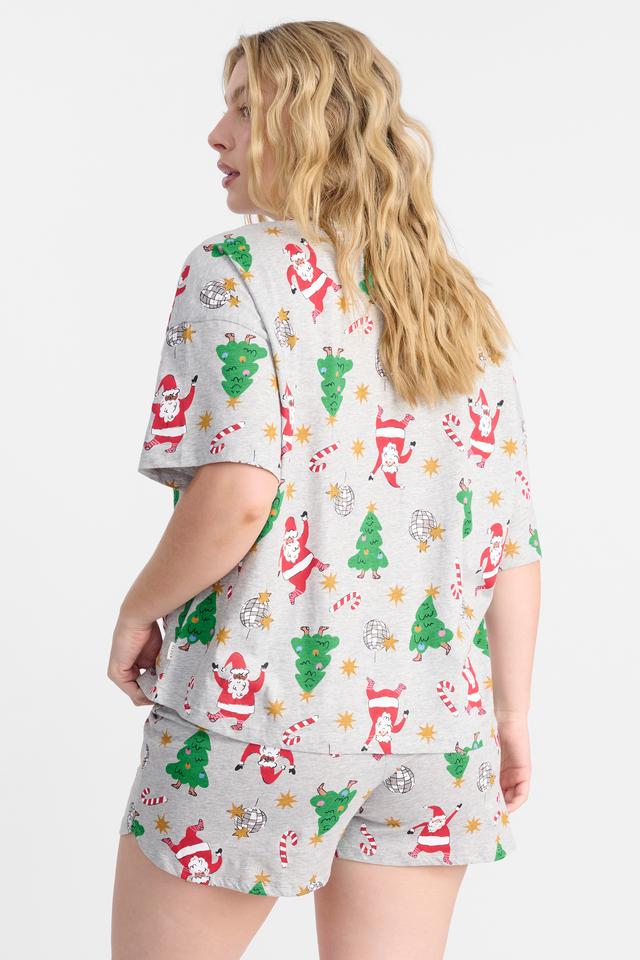 Georgia (She/Her) wears size L and is 172cm tall with 101cm chest and 86cm waist