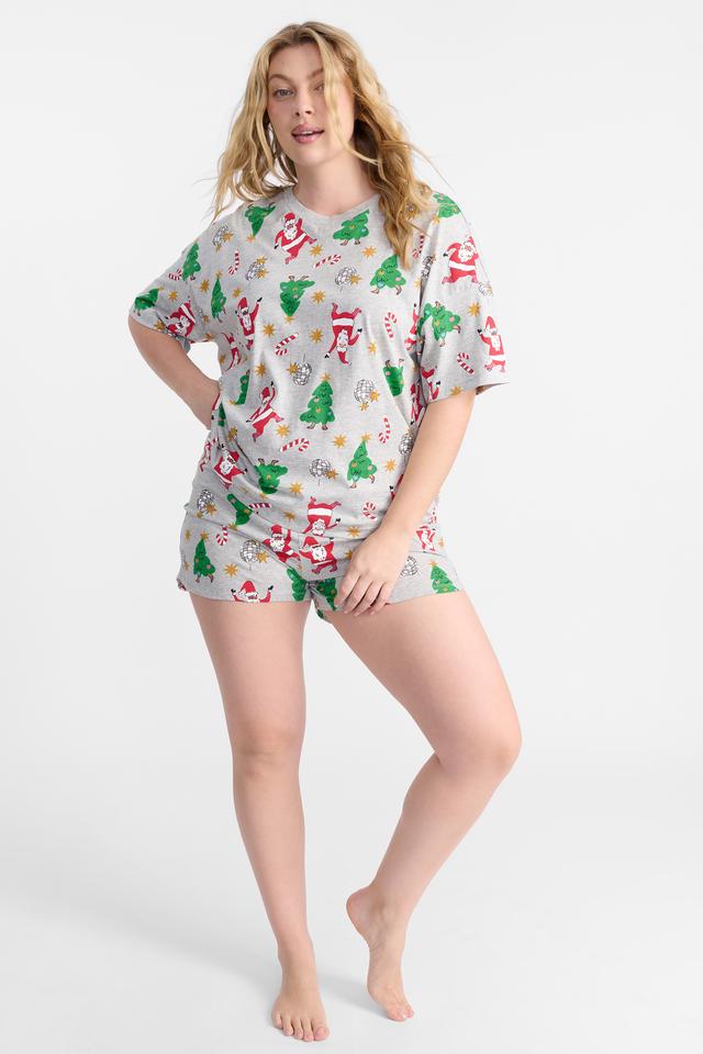 Georgia (She/Her) wears size L and is 172cm tall with 101cm chest and 86cm waist