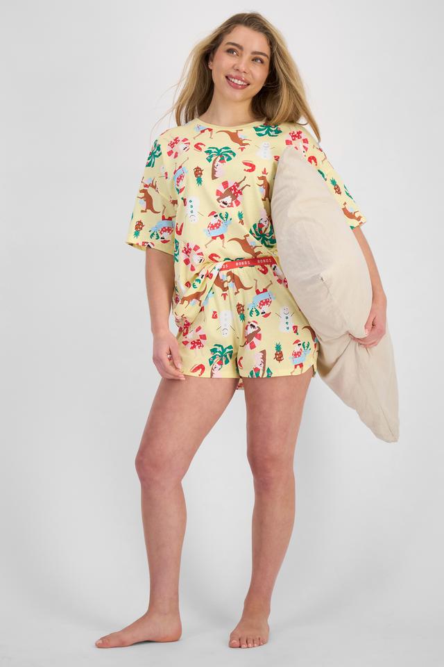 Sienna (She/Her) wears size S and is 164cm tall with cm chest and 71cm waist