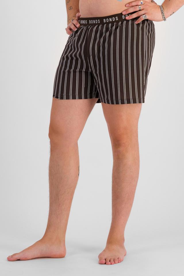 Jake (He/Him) wears size XL and is 195cm tall with 115cm chest and 106cm waist