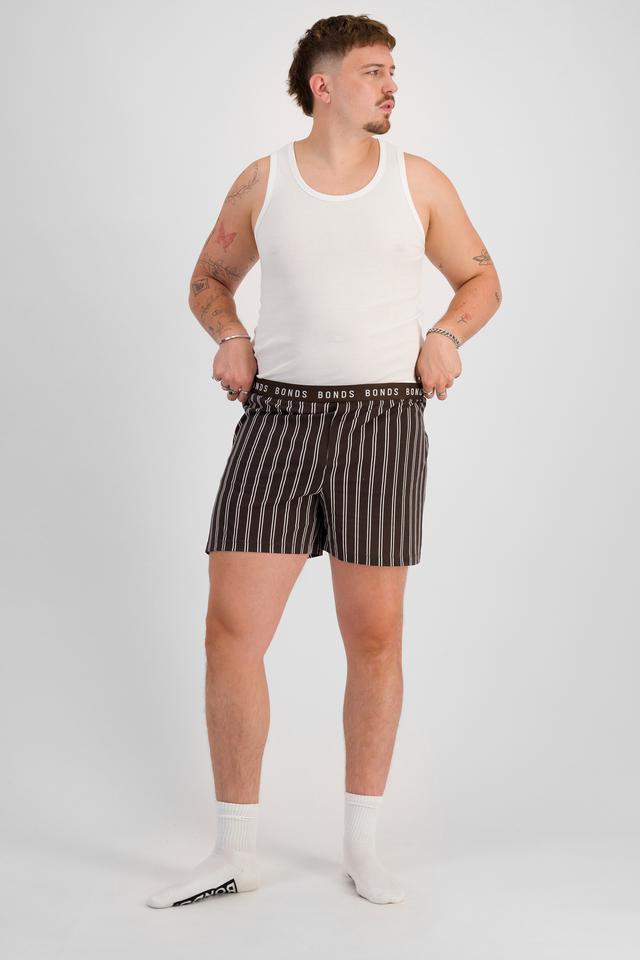 Jake (He/Him) wears size XL and is 195cm tall with 115cm chest and 106cm waist