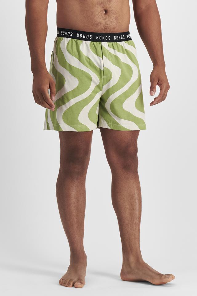Jason (He/Him) wears size XL and is 194cm tall with 93cm chest and 113cm waist