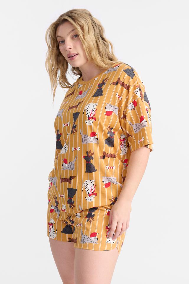 Georgia (She/Her) wears size L and is 172cm tall with 101cm chest and 86cm waist