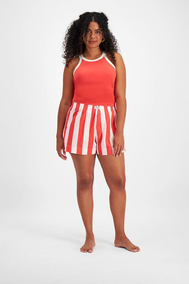 Larissa (She/Her) wears size Large and is 170.18cm tall with 90.17cm chest and 79.756cm waist