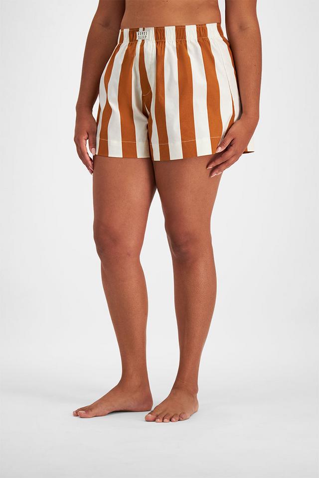 Larissa (She/Her) wears size Large and is 170.18cm tall with 90.17cm chest and 79.756cm waist