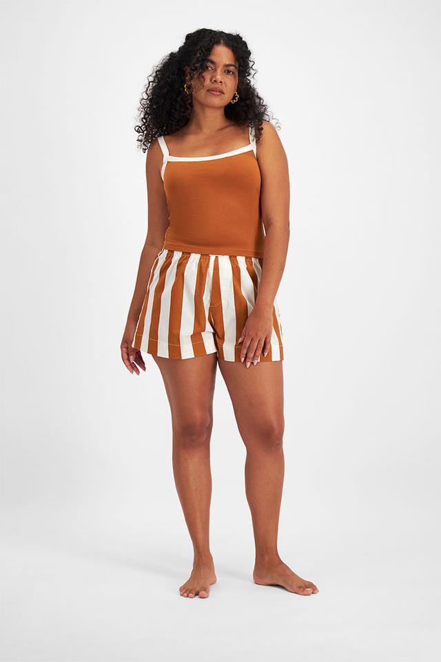 Larissa (She/Her) wears size Large and is 170.18cm tall with 90.17cm chest and 79.756cm waist