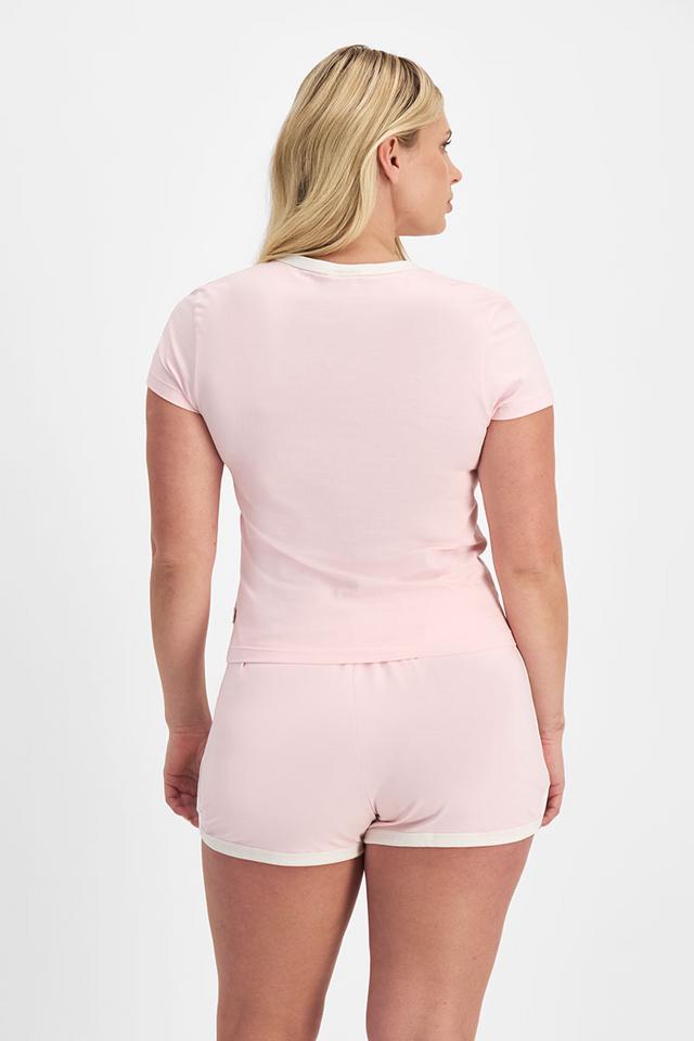 Zoe (She/Her) wears size Large and is 170cm tall with 98cm chest and 85cm waist