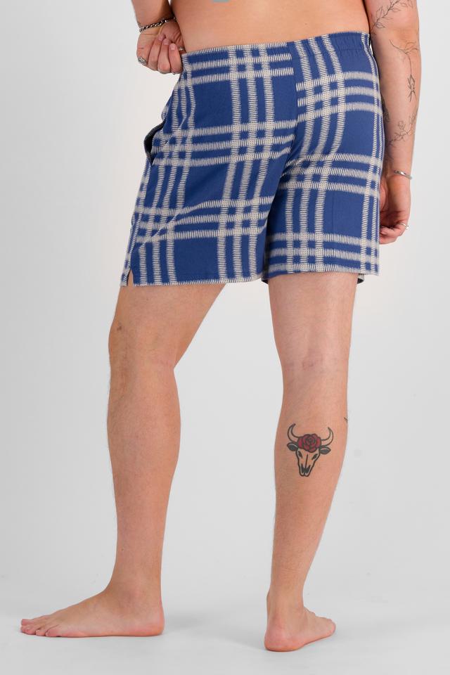 Jake (He/Him) wears size XL and is 195cm tall with 115cm chest and 106cm waist