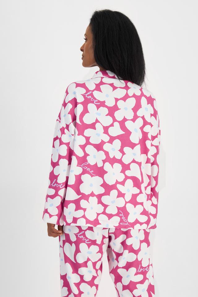 Senait (She/Her) wears size S and is 162cm tall with 79cm chest and 60cm waist