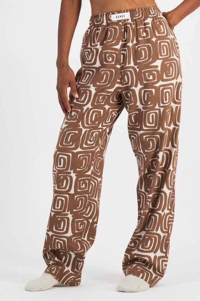 Senait (She/Her) wears size S and is 162cm tall with 79cm chest and 60cm waist