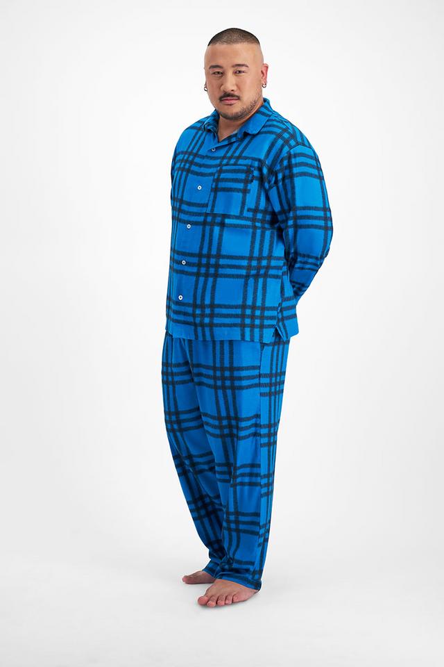 Mike (He/Him) Wears Size XL And Is 180cm Tall With 120cm Chest And 96cm Waist