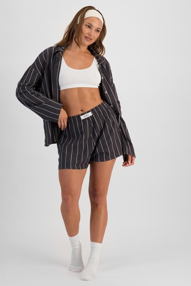 Melissa (She/Her) wears size S and is 169cm tall with 86cm chest and 66cm waist