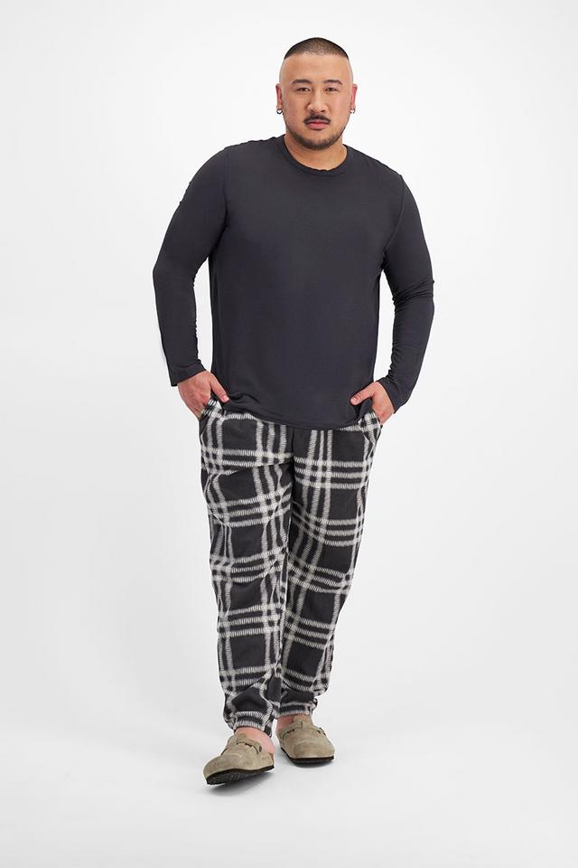 Mike (He/Him) Wears Size XL And Is 180cm Tall With 120cm Chest And 96cm Waist