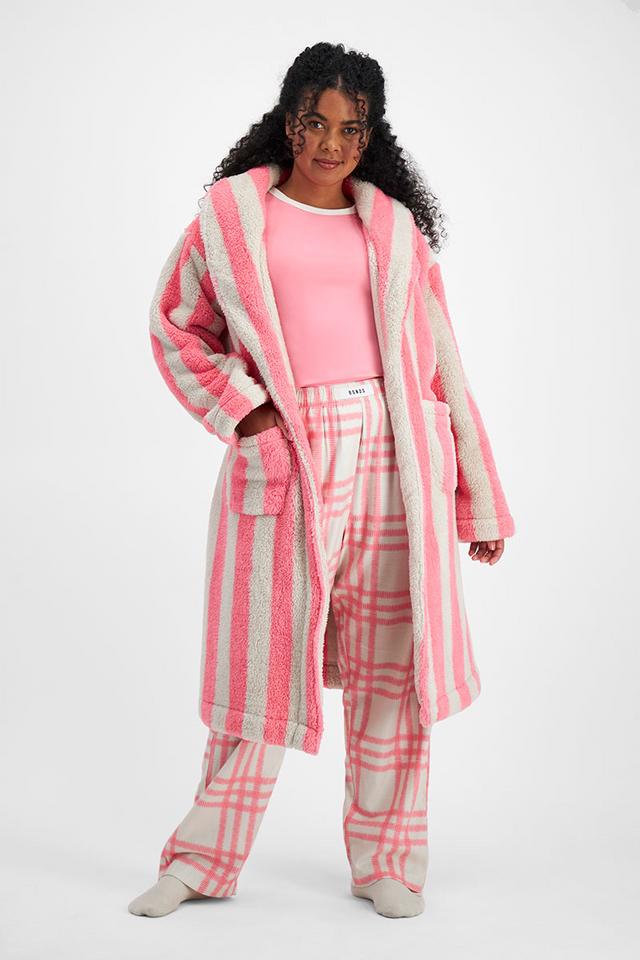 Larissa (She/Her) wears size Large and is 170.18cm tall with 90.17cm chest and 79.756cm waist