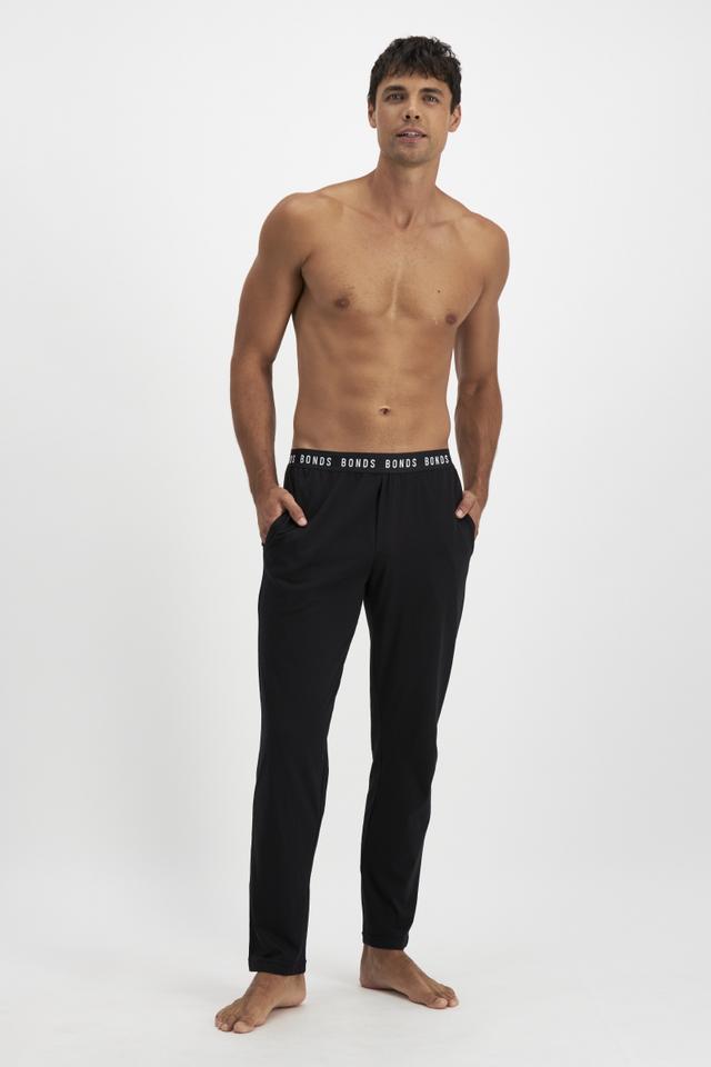 Model wears size Medium, is 188cm tall with 101cm chest and 82cm waist
