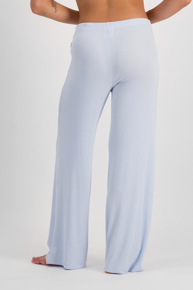 Melissa (She/Her) wears size S and is 169cm tall with 86cm chest and 66cm waist