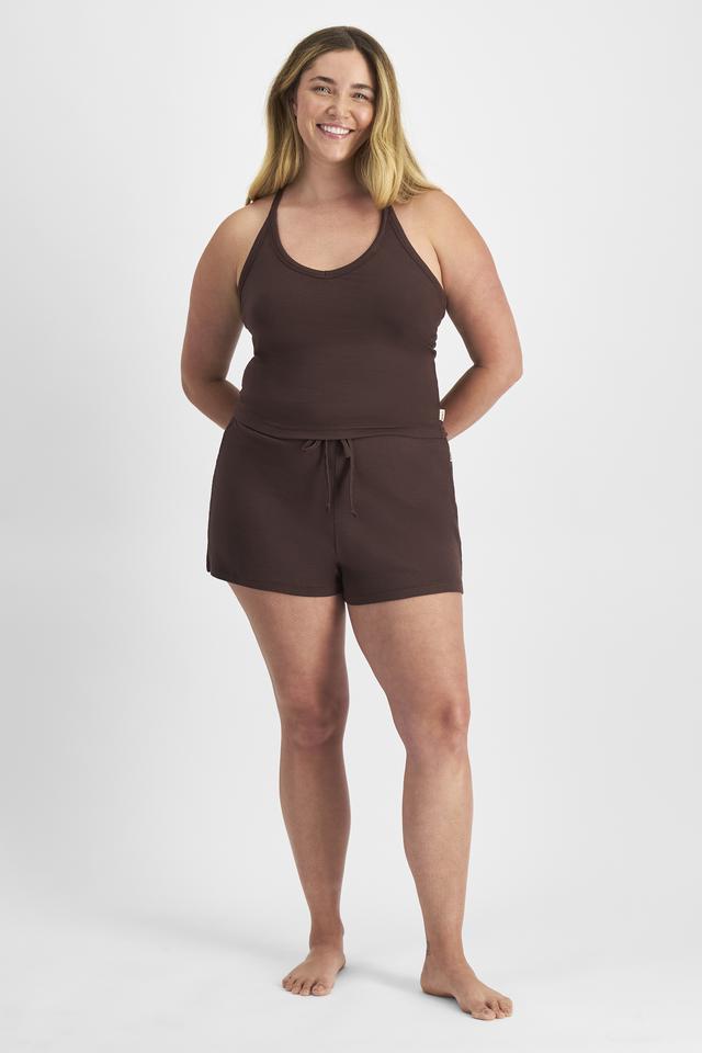 Chanel (She/Her) wears size L and is 176cm tall with 104cm chest and 89cm waist