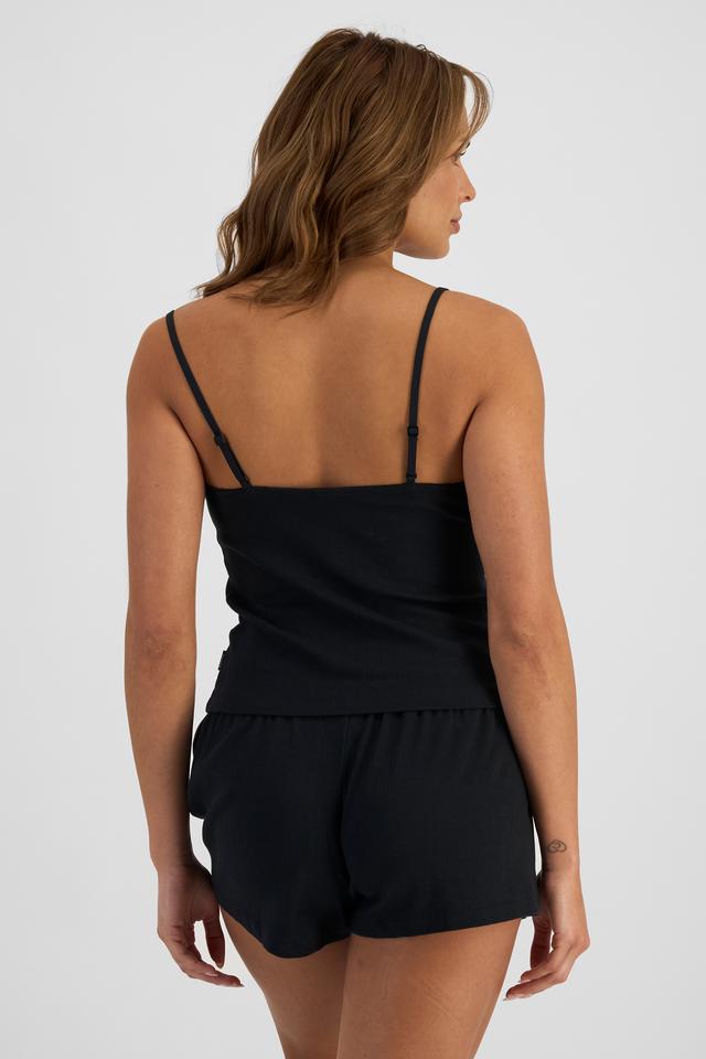 Melissa (She/Her) wears size S and is 169cm tall with 86cm chest and 66cm waist