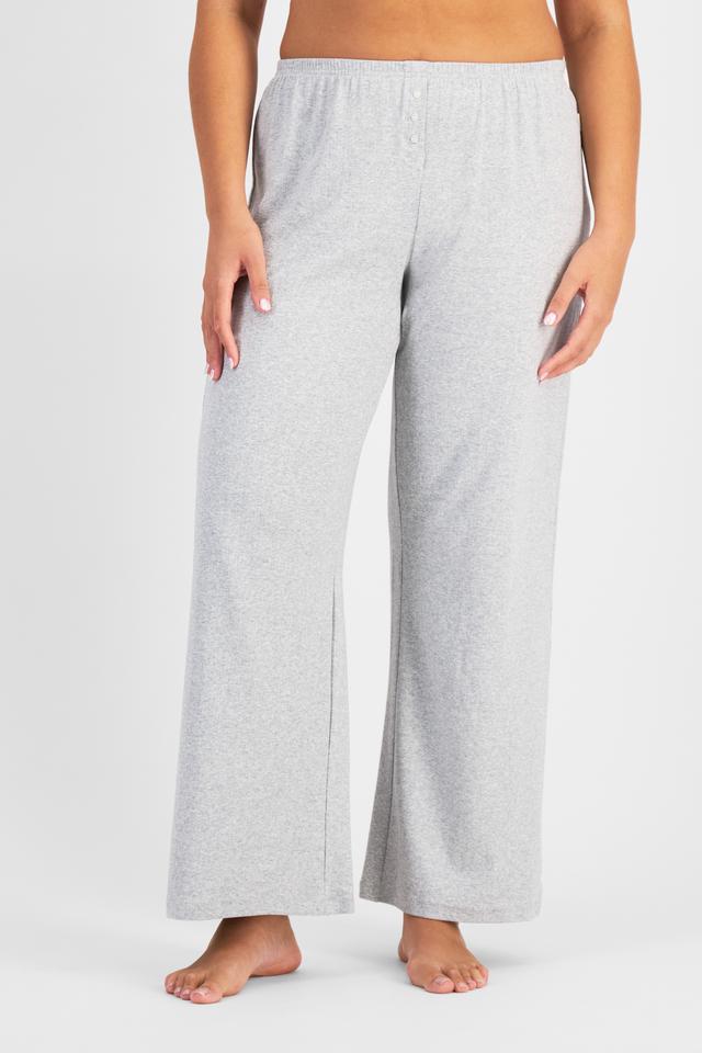 Cameron (She/Her) wears size L and is 179cm tall with 91cm chest and 74cm waist