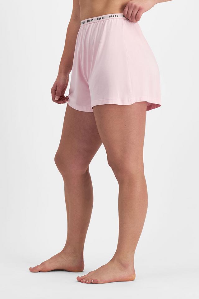 Zoe (She/Her) wears size Large and is 170cm tall with 98cm chest and 85cm waist