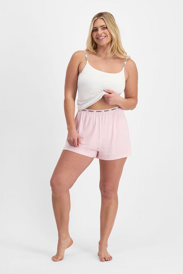 Zoe (She/Her) wears size Large and is 170cm tall with 98cm chest and 85cm waist